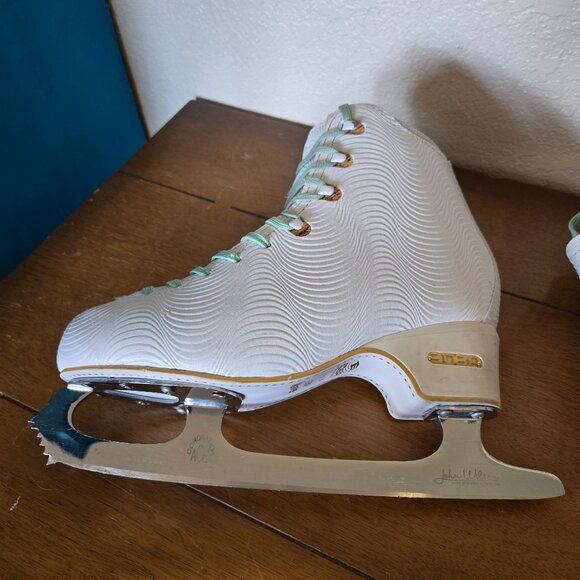 EDEA Wave 260 w/John Wilson Coronation Ace Blades 9.5" Women's Figure Ice Skates - Picture 9 of 16